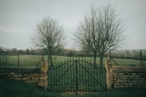 Faut-il installer une gâche connectée sur son portillon ?
